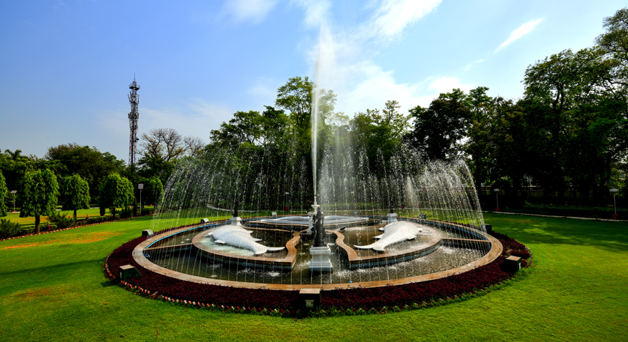 Fountain at Raj Bhavan replicating design of UP Government Logo
