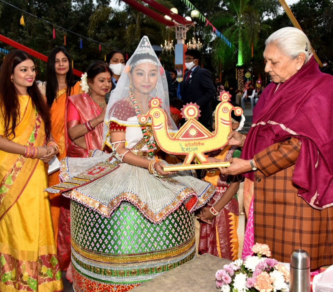 The Governor inaugurated 'Deshaj', three-days Amrit Mahotsav of Indian Folk Arts.