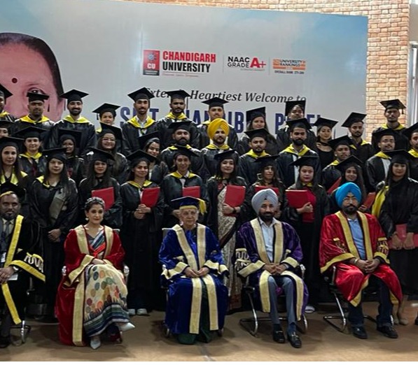 The Governor of Uttar Pradesh, Smt. Anandiben Patel, addressed the convocation ceremony of Chandigarh University, Punjab as the Chief Guest.