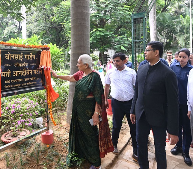 The Governor paid tribute to Mahatma Gandhi Ji and Lal Bahadur Shastri Ji on their Jayanti.