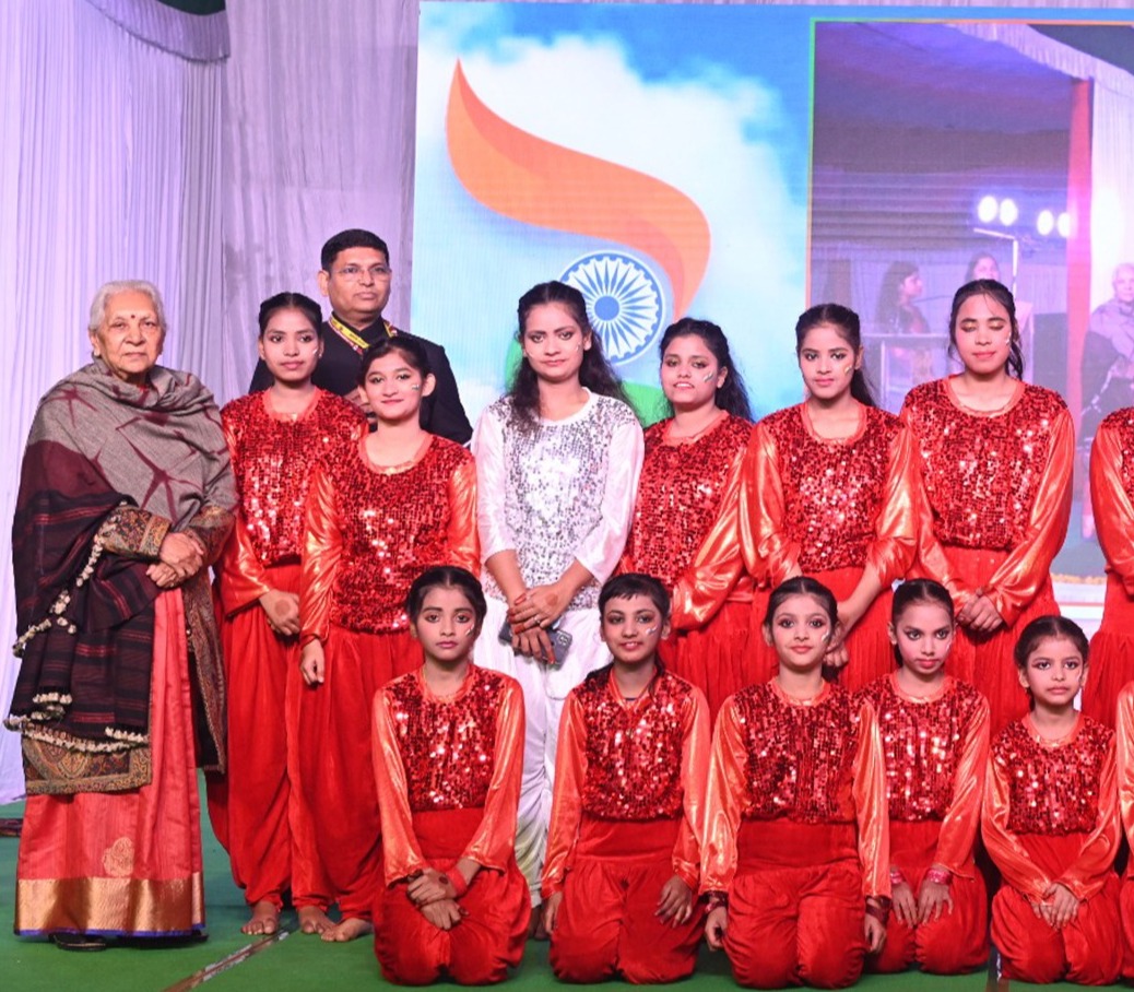 An evening of various cultural programs was organized on the occasion of Republic Day at Raj Bhavan under the chairmanship of the Governor.
