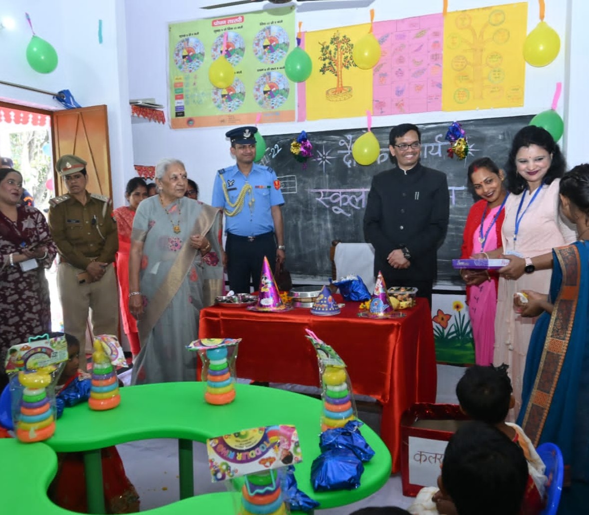 Governor visits villages, Anganwadi centers and S.S.B. outpost in Pilibhit.