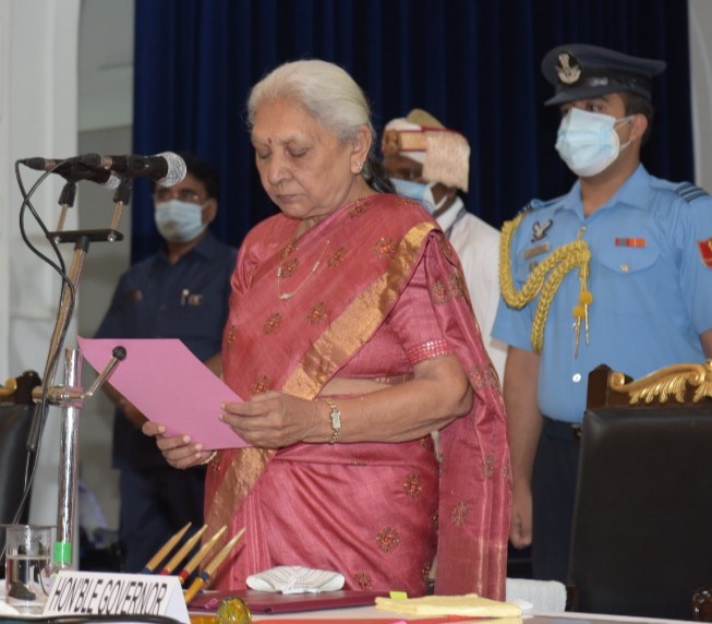 Governor administered oath to the Chief Justice
