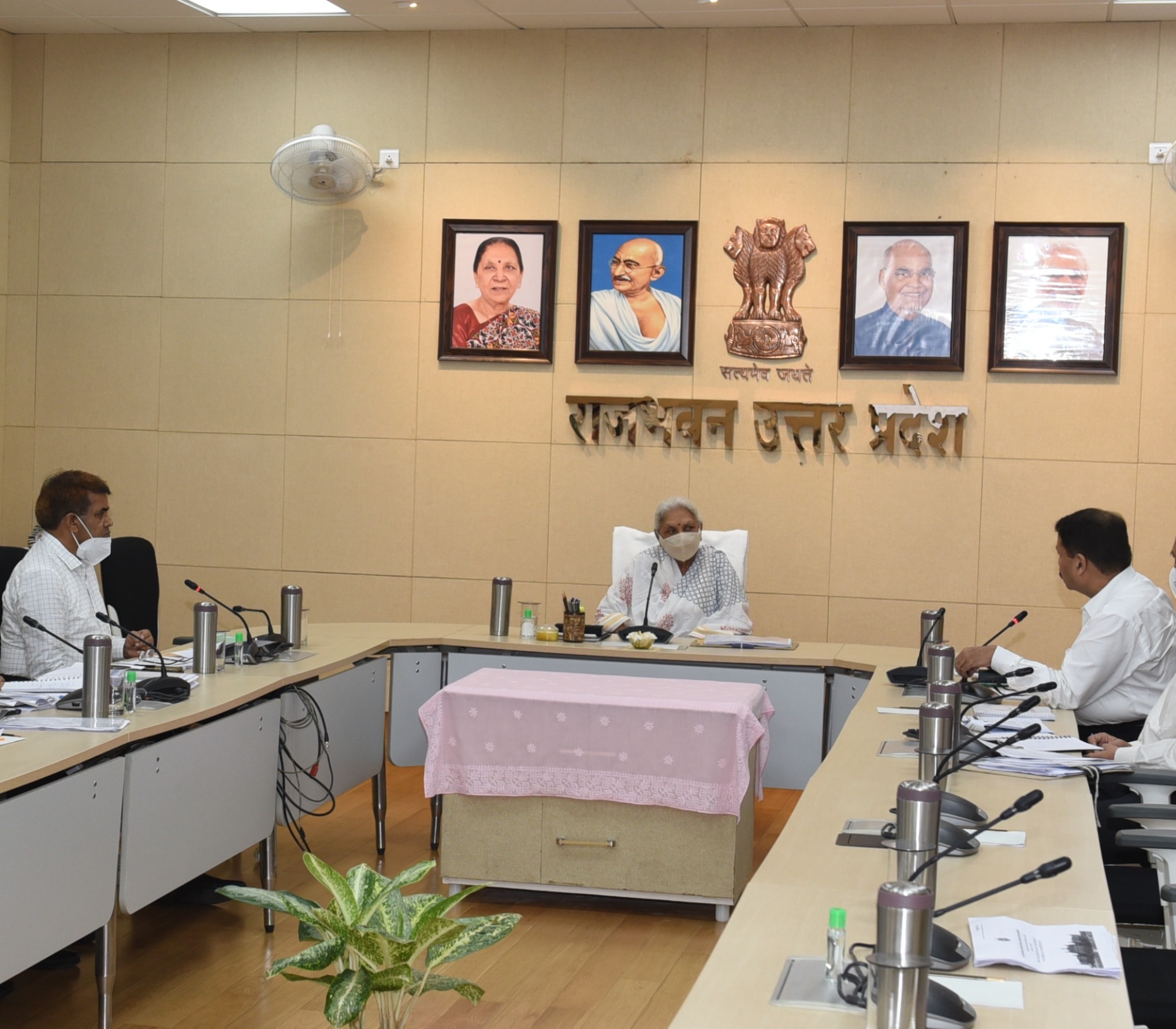 राज्यपाल जी ने डॉ. शकुन्तला मिश्रा राष्ट्रीय पुनर्वास विश्वविद्यालय, लखनऊ के नैक प्रस्तुतिकरण का अवलोकन किया 