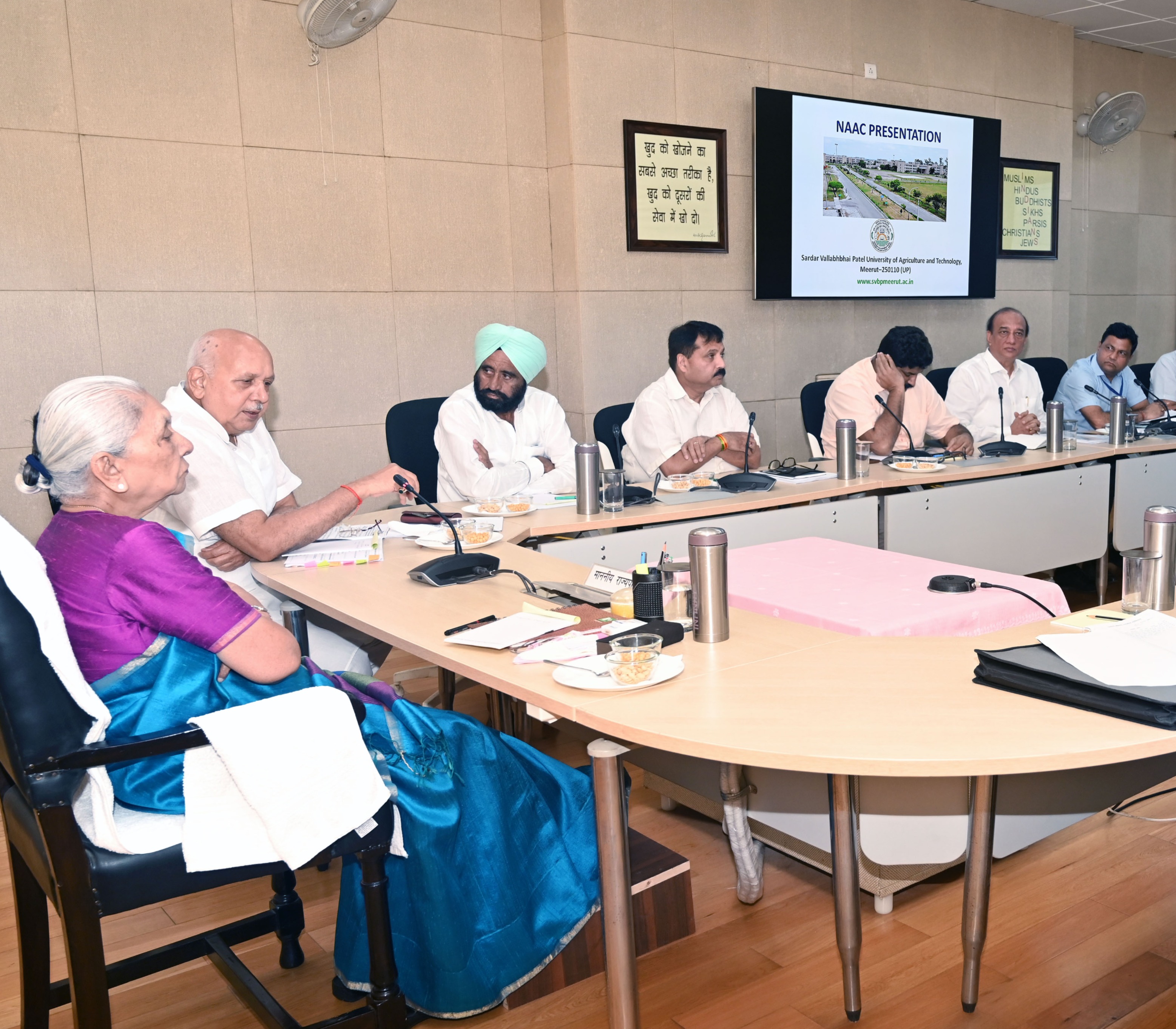The Governor reviewed the presentation of Sardar Vallabhbhai Patel