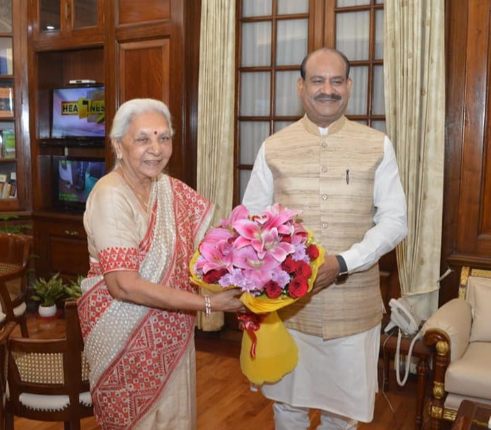 The Governor paid a courtesy call on the Lok Sabha Speaker at Parliament House in New Delhi