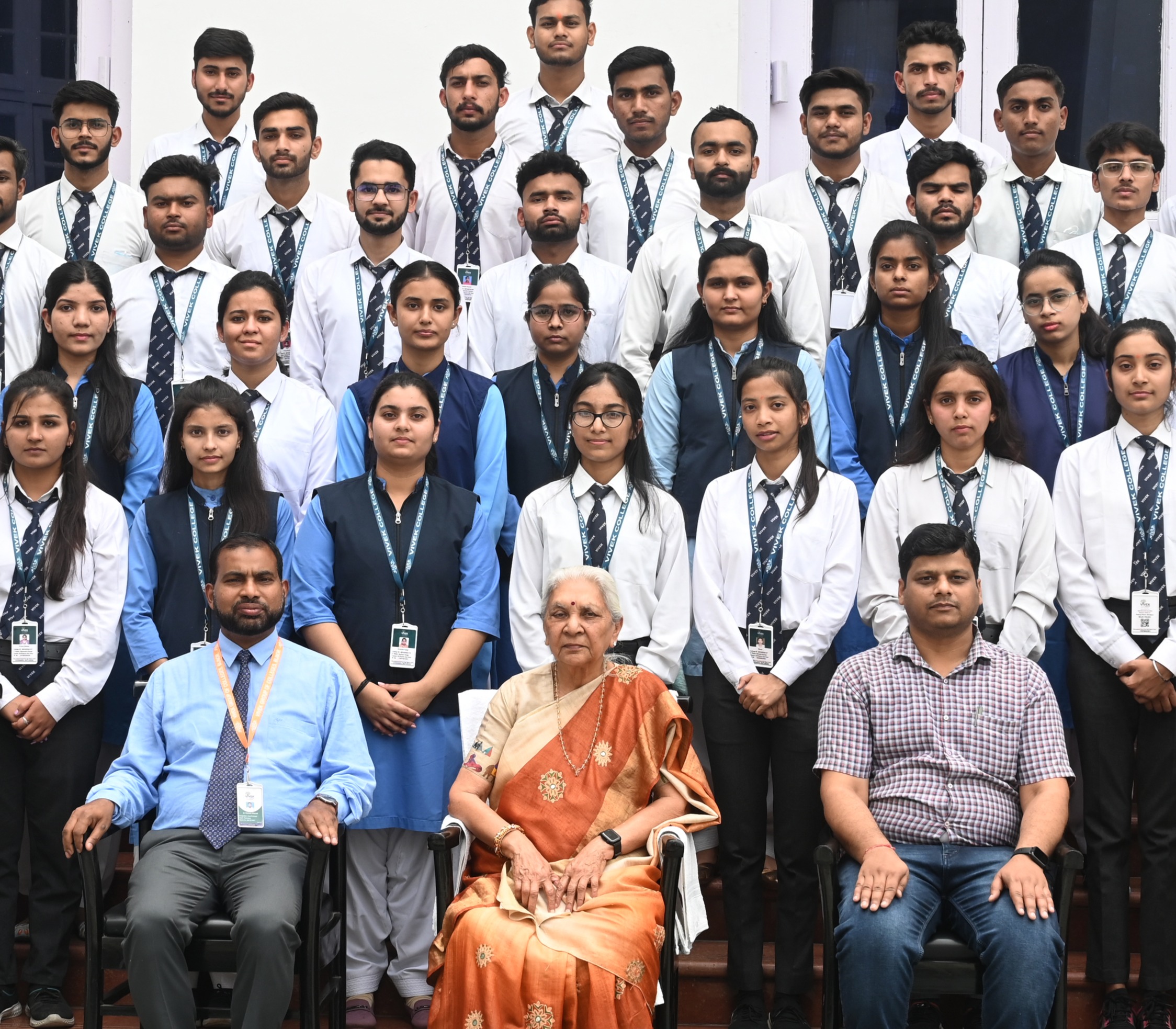 Students from Bijnor met the Governor