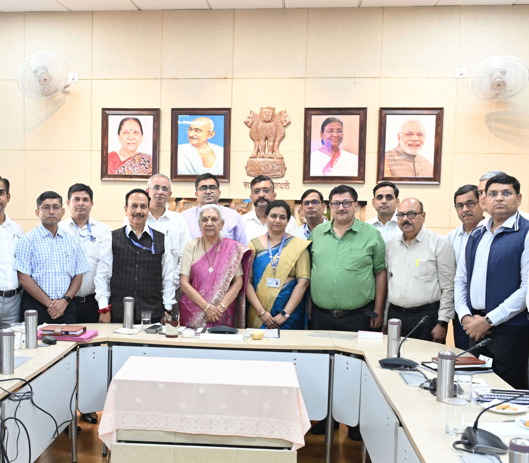 The Governor reviewed the presentation of UP Pandit Deendayal Upadhyaya Veterinary Science University and Cow Research Institute Mathura for NAAC