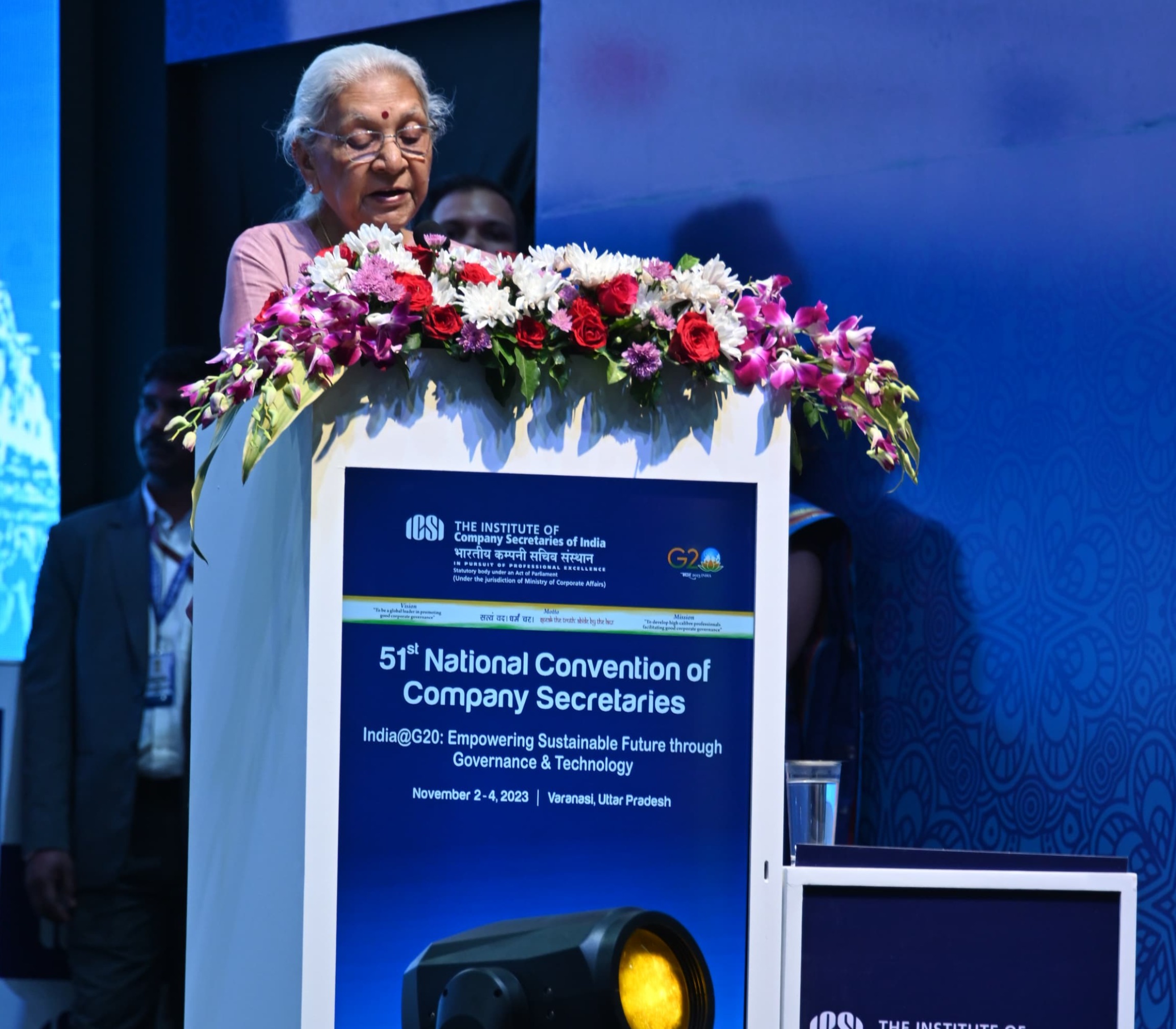 उपराष्ट्रपति श्री जगदीप धनखड़ ने आज वाराणसी में  दीनदयाल हस्तकला संकुल, ट्रेड सेंटर में 51वें राष्ट्रीय कंपनी सचिव सम्मेलन को संबोधित किया।