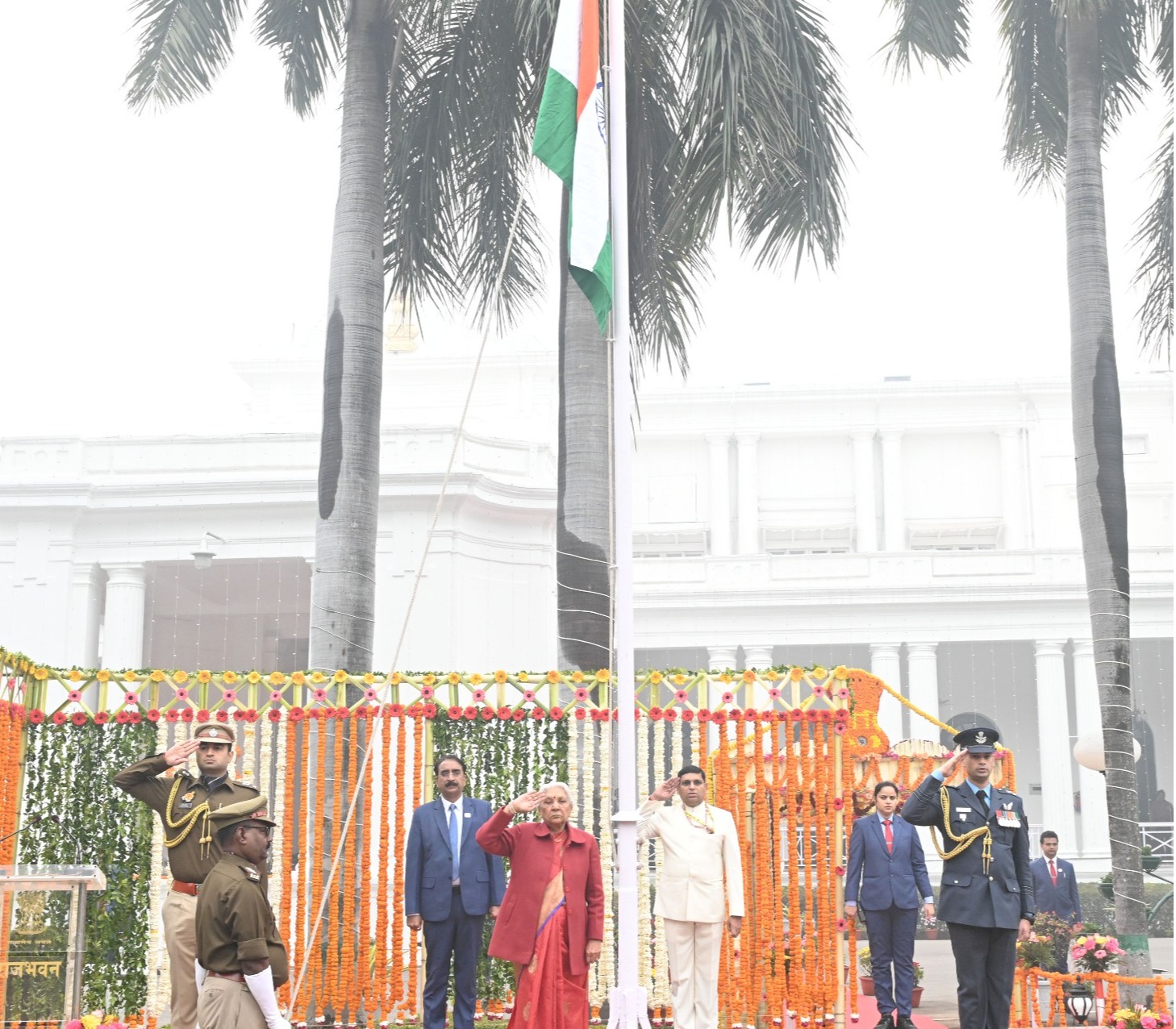 Governor hoisted the National Flag at Raj Bhavan