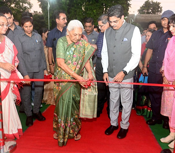 Governor inaugurates Gaurav Sthal at Lucknow University, Lucknow