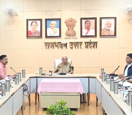 A meeting was held under the chairmanship of the Governor for the Space Science Education Promotion Program 'Avishkar'