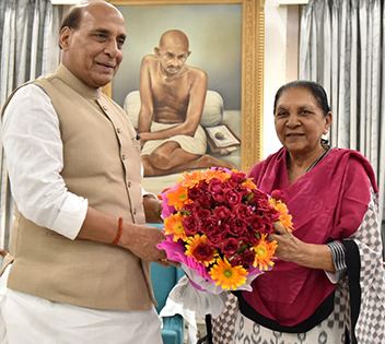 Union Defence Minister Shri Rajnath Singh met the Governor