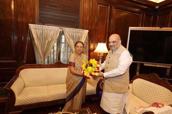 Governor Anandiben Patel met the Union Home Minister/केन्द्रीय गृह मंत्री से मिलीं राज्यपाल आनंदीबेन पटेल