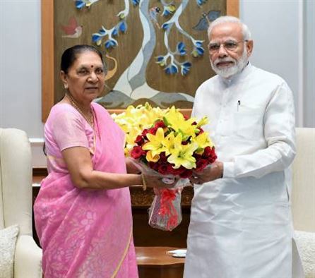 Governor Anandiben Patel met with Prime Minister Narendra Modi /राज्यपाल आनंदीबेन पटेल ने प्रधानमंत्री नरेंद्र मोदी से की मुलाकात 