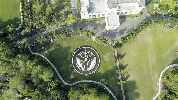 U.P. Emblem Fountain Aerial View/ यू0पी0 एम्ब्लम फाउंटेन का विहंगम दृश्य