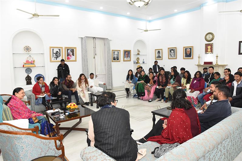 Delegation of Indian School of Democracy met the Governor./राज्यपाल से मिला इण्डियन स्कूल ऑफ डेमोक्रेसी का प्रतिनिधिमण्डल।
