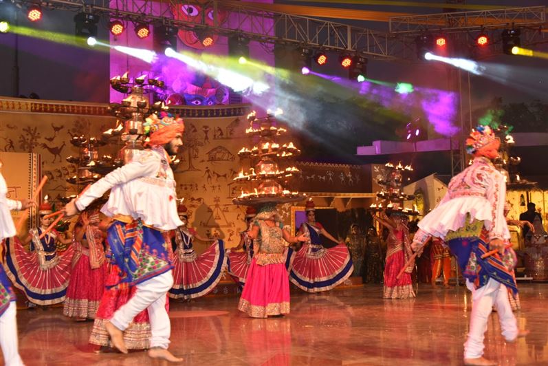 The Governor inaugurated &apos;Deshaj&apos;, three-days Amrit Mahotsav of Indian Folk Arts./राज्यपाल ने तीन दिवसीय “भारत की लोक कलाओं का अमृत महोत्सव ‘देशज’” का उद्घाटन किया