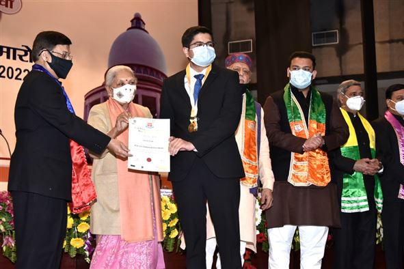 17th Convocation of KGMU, Lucknow concluded./किंग जार्ज चिकित्सा विश्वविद्यालय, लखनऊ का 17 वां दीक्षांत समारोह सम्पन्न