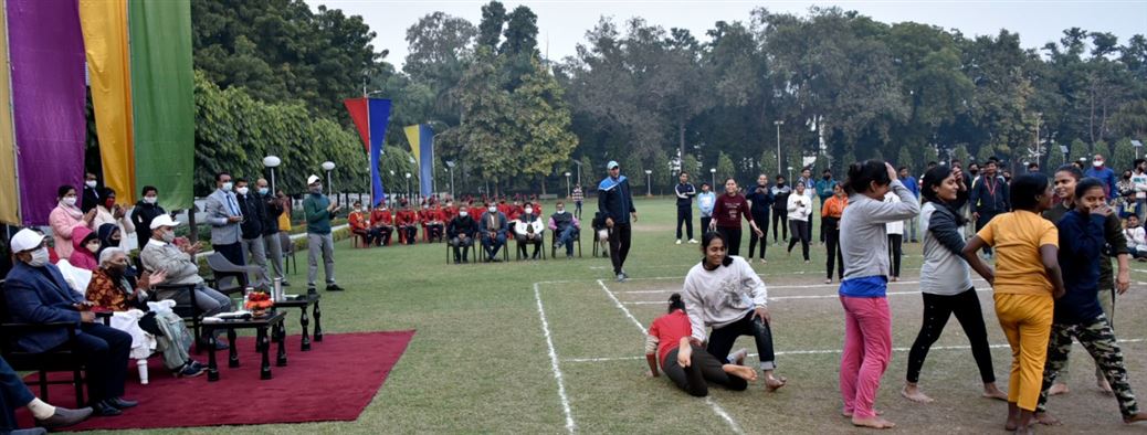 The Governor inaugurated Sports Competition-2022 at Raj Bhavan./राज्यपाल ने राजभवन में परम्परागत खेल प्रतियोगिता-2022 का किया शुभारम्भ