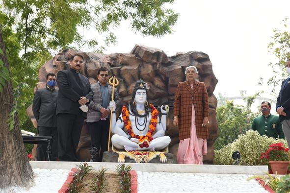 The Governor unveiled Lord Shiva statue and inaugurated newly constructed Amul Cool Corner at Raj Bhavan./राज्यपाल जी ने भगवान शिव की भव्य प्रतिमा का अनावरण किया, राज्यपाल जी ने राजभवन परिसर में नवनिर्मित अमूल कूल कार्नर का किया उद्घाटन