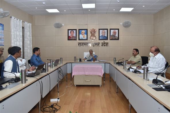 The Governor reviewed the presentation of State Technical Universities/राज्यपाल ने प्रदेश के प्राविधिक विश्वविद्यालयों के प्रस्तुतिकरण का अवलोकन किया