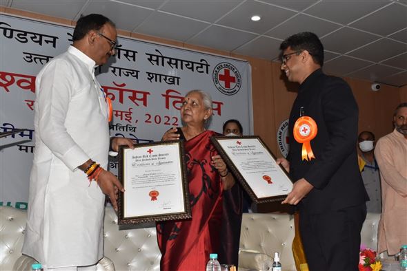Red Cross Day was celebrated at Red Cross Bhawan under the chairpersonship of Governor, Smt. Anandiben Patel./राज्यपाल श्रीमती आनंदीबेन पटेल की अध्यक्षता में रेडक्रास भवन में मनाया गया रेडक्रास दिवस