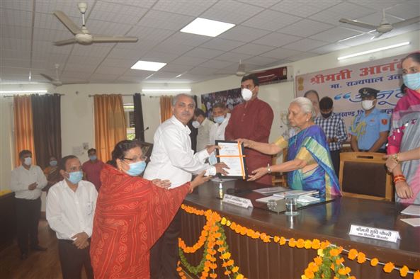 51 Anganwadi Kendras of Bijnor district have been adopted./जनपद बिजनौर के 51 आंगनबाड़ी केन्द्रों को गोद लिया गया