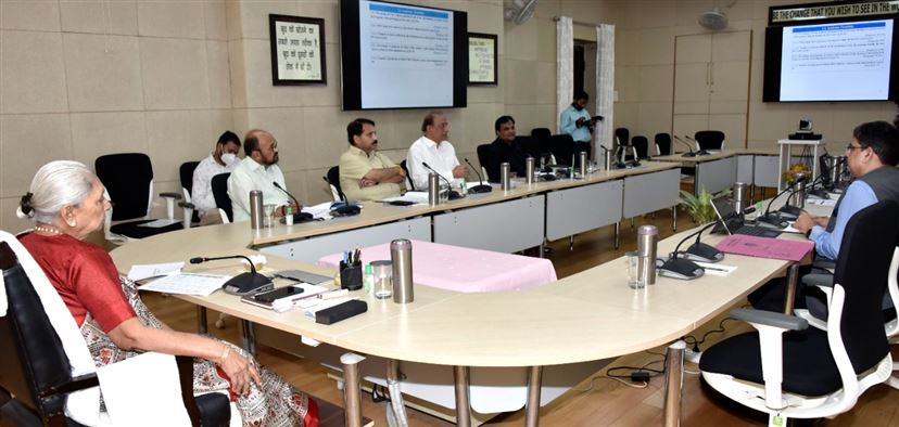  The Governor reviewed the preparations for NAAC evaluation of Khwaja Moinuddin Chishti Language University, Lucknow./राज्यपाल ने ख्वाजा मुईनुद्दीन चिश्ती भाषा विश्वविद्यालय, लखनऊ के नैक मूल्यांकन की तैयारियों की समीक्षा की