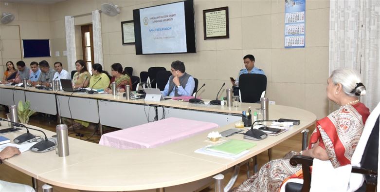  The Governor reviewed the preparations for NAAC evaluation of Khwaja Moinuddin Chishti Language University, Lucknow./राज्यपाल ने ख्वाजा मुईनुद्दीन चिश्ती भाषा विश्वविद्यालय, लखनऊ के नैक मूल्यांकन की तैयारियों की समीक्षा की