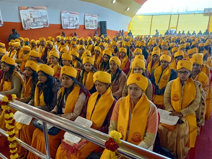 The fourth convocation ceremony of Jananayak Chandrashekhar University, Ballia concluded under the chairpersonship of the Governor/राज्यपाल श्रीमती आनंदीबेन पटेल की अध्यक्षता में जननायक चंद्रशेखर विश्वविद्यालय, बलिया का चतुर्थ दीक्षान्त समारोह सम्पन्न