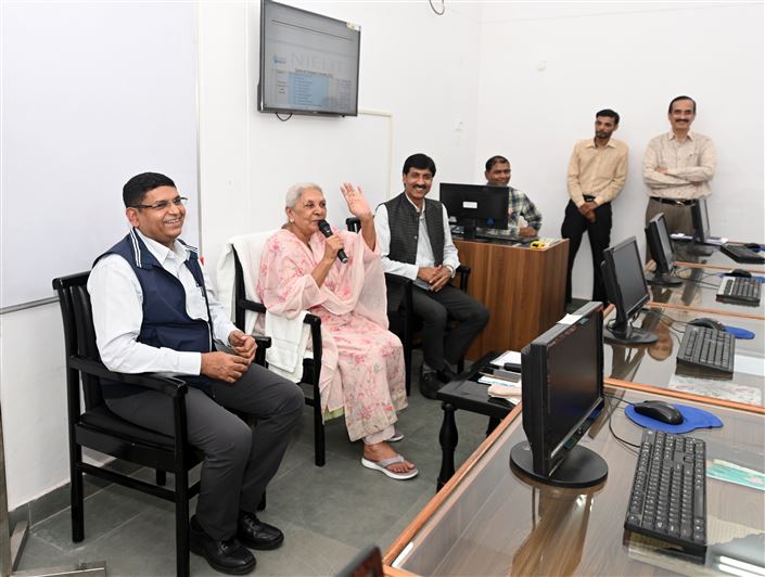 Governor inaugurates computer training at Raj Bhavan/राज्यपाल ने राजभवन में कम्प्यूटर प्रशिक्षण का शुभारम्भ किया
