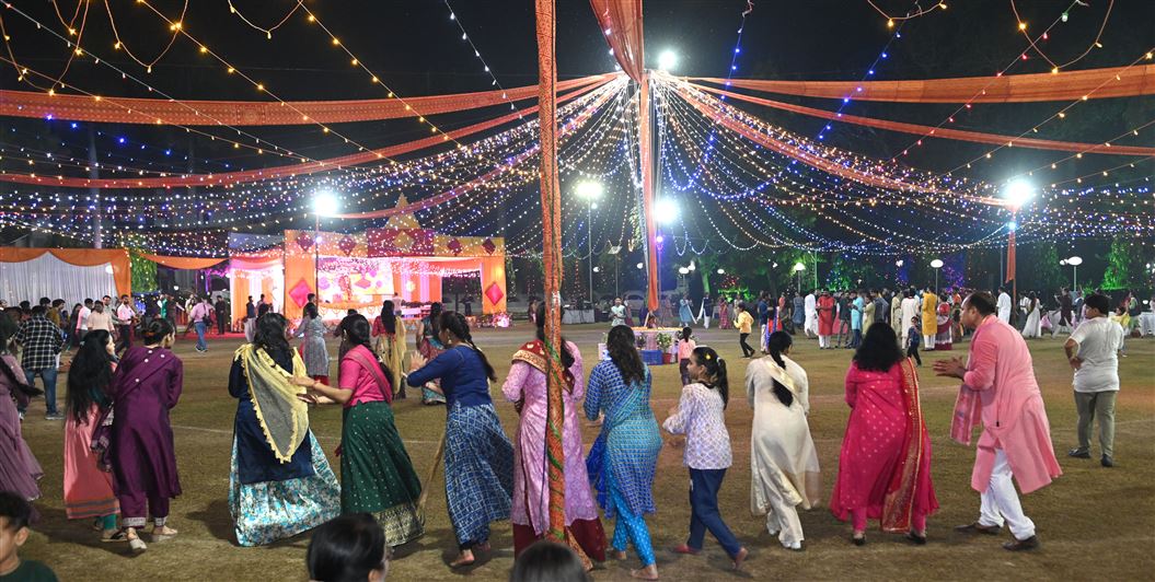 Navratri and Garba festival celebrated with enthusiasm and joy at Raj Bhavan/राजभवन में नवरात्रि और गरबा का त्योहार उत्साह तथा हर्षोल्लास के साथ सम्पन्न