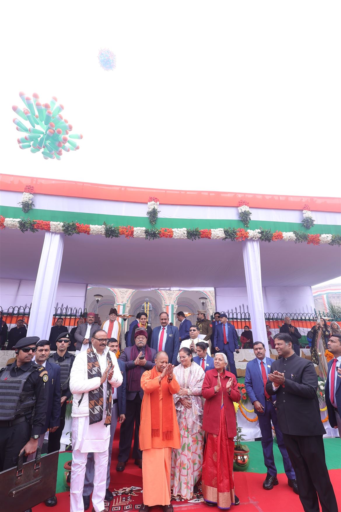 Governor hoisted the National Flag at Raj Bhavan/राजभवन में राज्यपाल द्वारा किया गया ध्वजारोहण