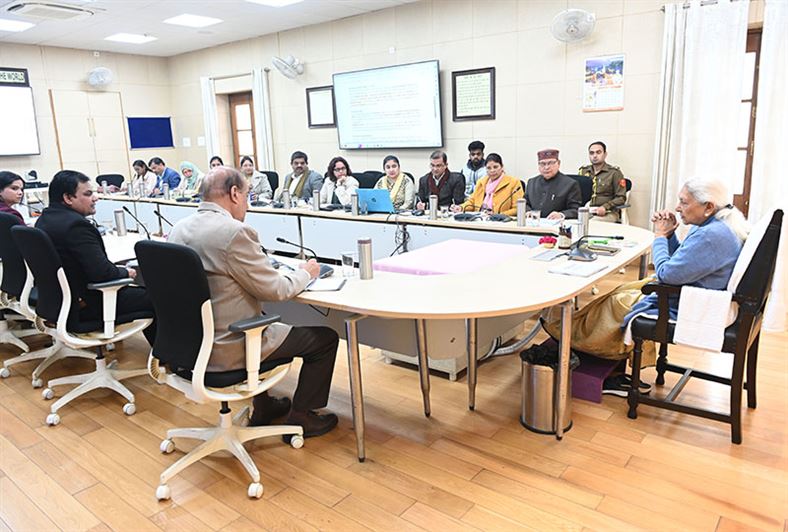 Governor reviewed the presentation of Khwaja Moinuddin Chishti Language University, Lucknow for NAAC./राज्यपाल ने ख्वाजा मोइनुद्दीन चिश्ती भाषा विश्वविद्यालय, लखनऊ के नैक हेतु प्रस्तुतिकरण की समीक्षा की