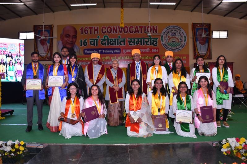 The 16th convocation of Sardar Vallabhbhai Patel University of Agriculture and Technology, Meerut concluded under the chairmanship of the Governor./राज्यपाल की अध्यक्षता में सरदार वल्लभभाई पटेल कृषि एवं प्रौद्योगिक विश्वविद्यालय, मेरठ का 16वां दीक्षांत समारोह सम्पन्न