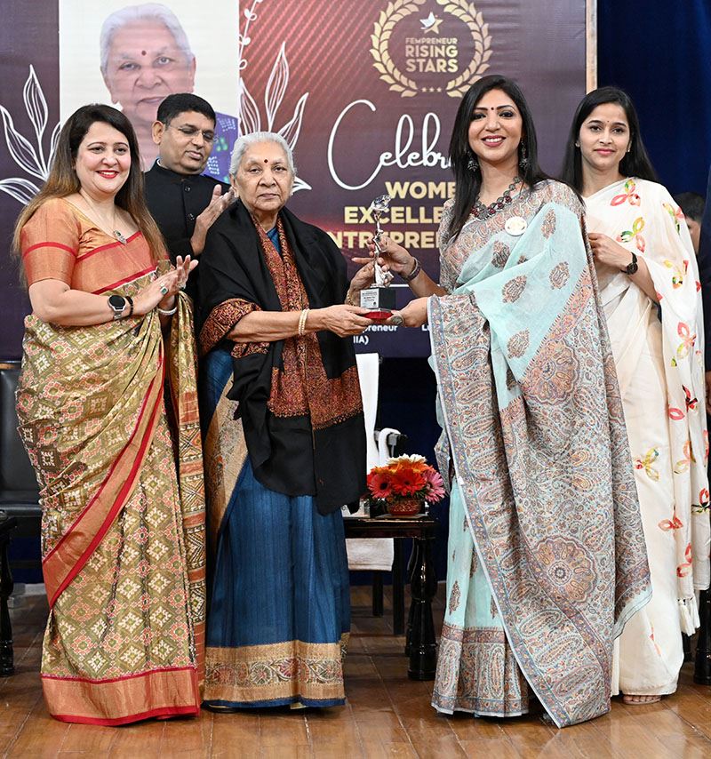 Governor honored women entrepreneurs/राज्यपाल ने महिला उद्यमियों को सम्मानित किया
