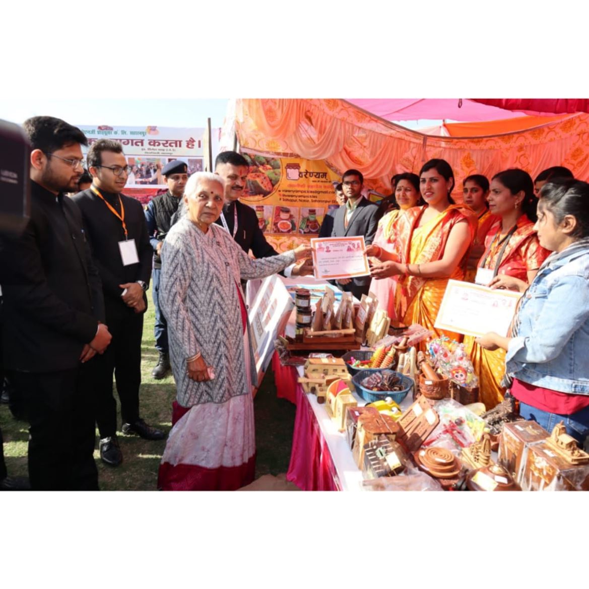 The Governor distributed kits to 325 Anganwadi centers in Saharanpur district, enhancing their facilities and capabilities/राज्यपाल ने जनपद सहारनपुर में  325 आंगनवाडी केन्द्रों को सुविधा संपन्न बाने हेतु किट वितरित की।  