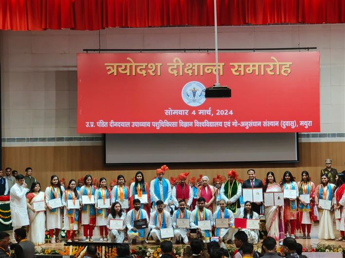 The 13th convocation of Uttar Pradesh Pandit Deendayal Upadhyaya Veterinary Sciences University and Cow Research Institute, Mathura concluded under the chairmanship of the Governor./राज्यपाल की अध्यक्षता में उत्तर प्रदेश पंडित दीनदयाल उपाध्याय पशु चिकित्सा विज्ञान विश्वविद्यालय एवं गो अनुसंधान संस्थान, मथुरा का 13वां दीक्षान्त समारोह सम्पन्न